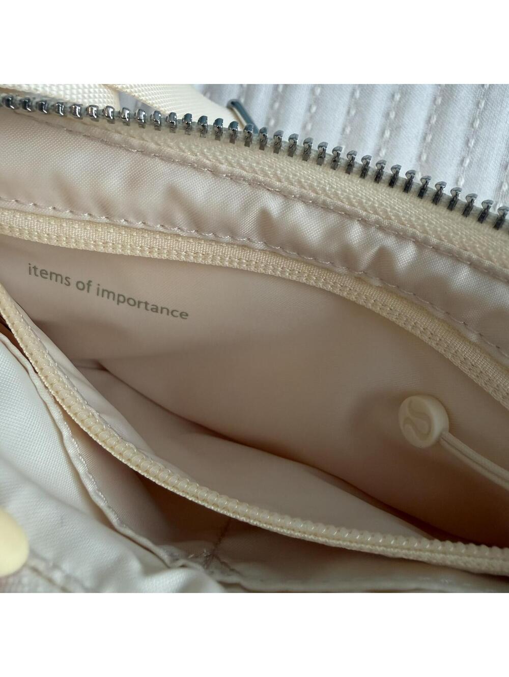 NWOT 🧈 Butter Cream Lululemon City Essentials Mini Shoulder Bag 1L - Picture 7 of 8